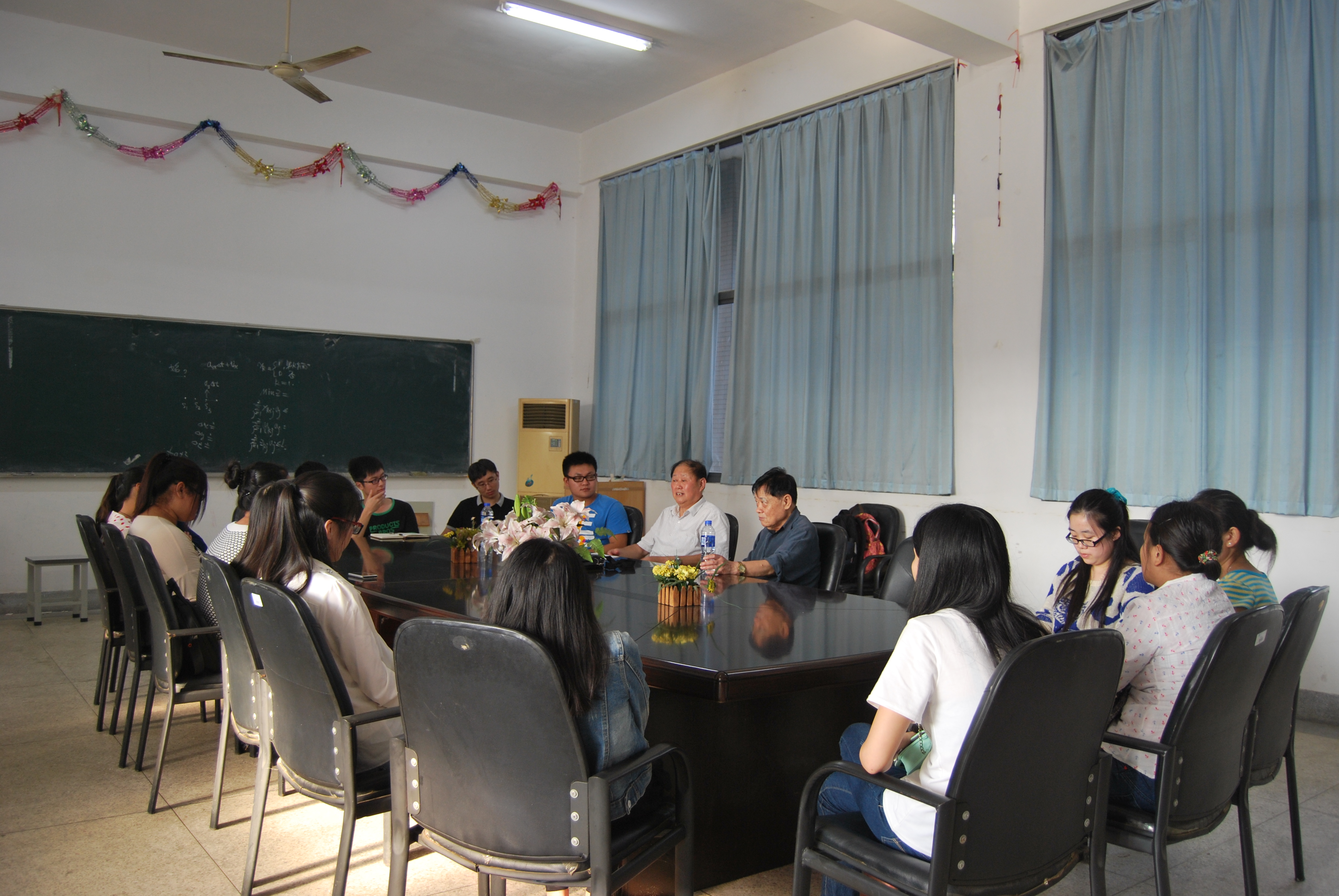 师生交谈互学互助，党团建设共促共进——公司召开2011级员工党团共建座谈会