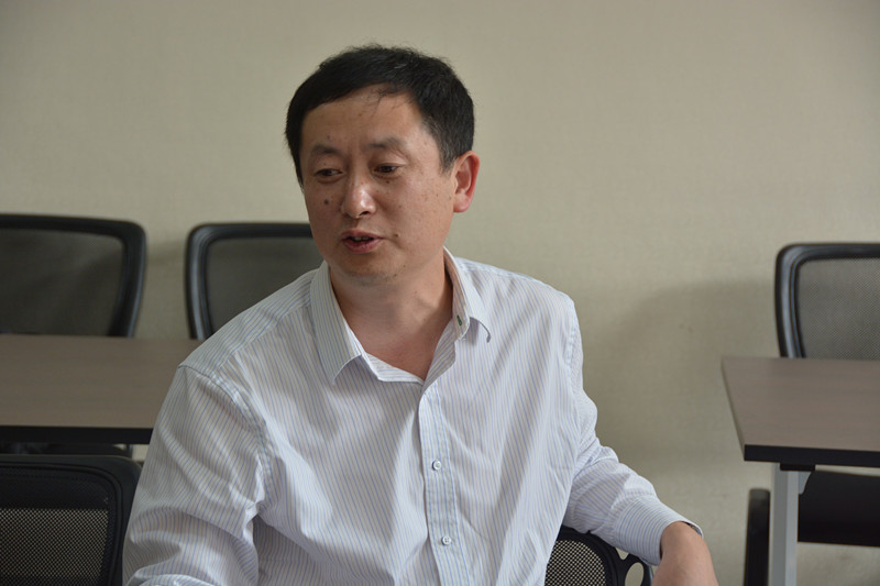 纪志成副董事长参加光电系教工党支部专题组织生活会