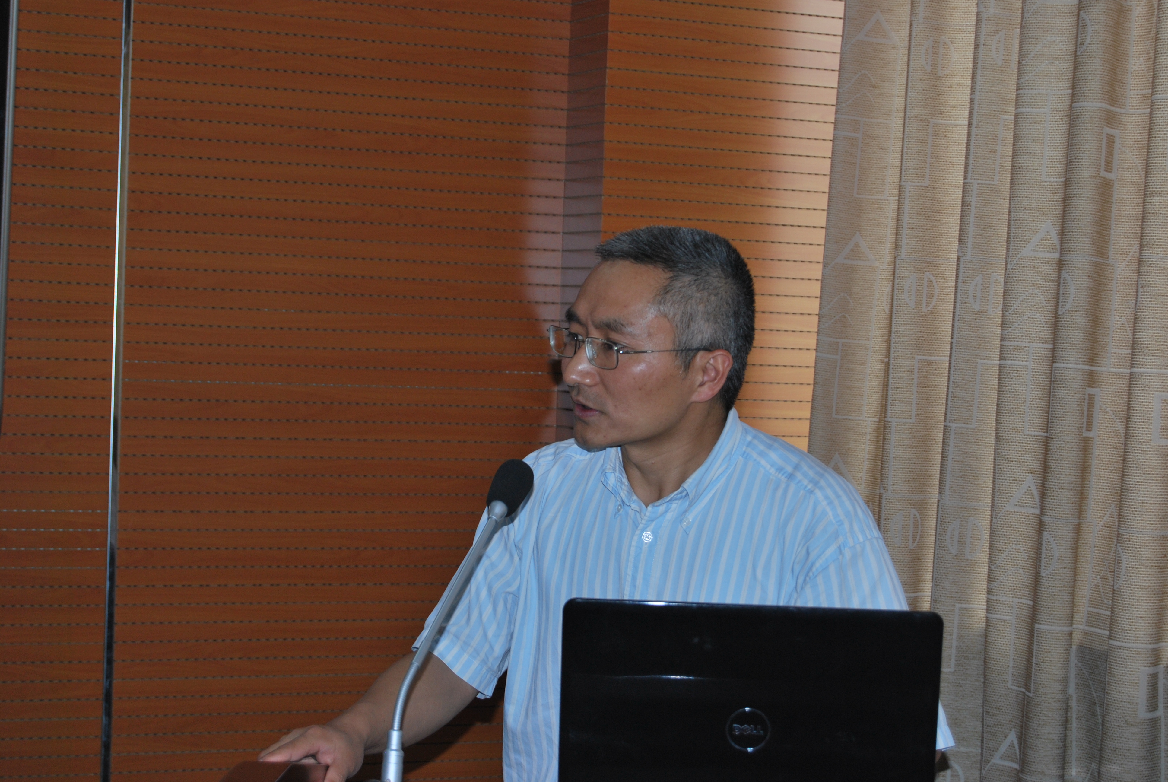“关键理论和模型的研发与支撑”学术交流会在公司举行