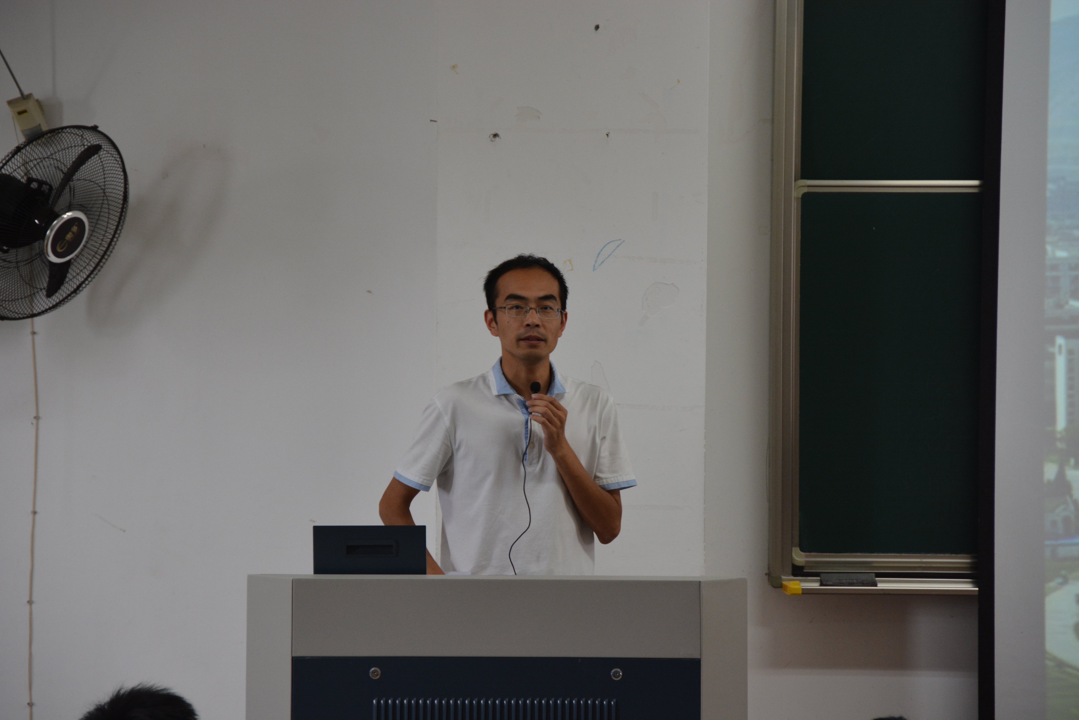公司举行2015级本科新生开学典礼